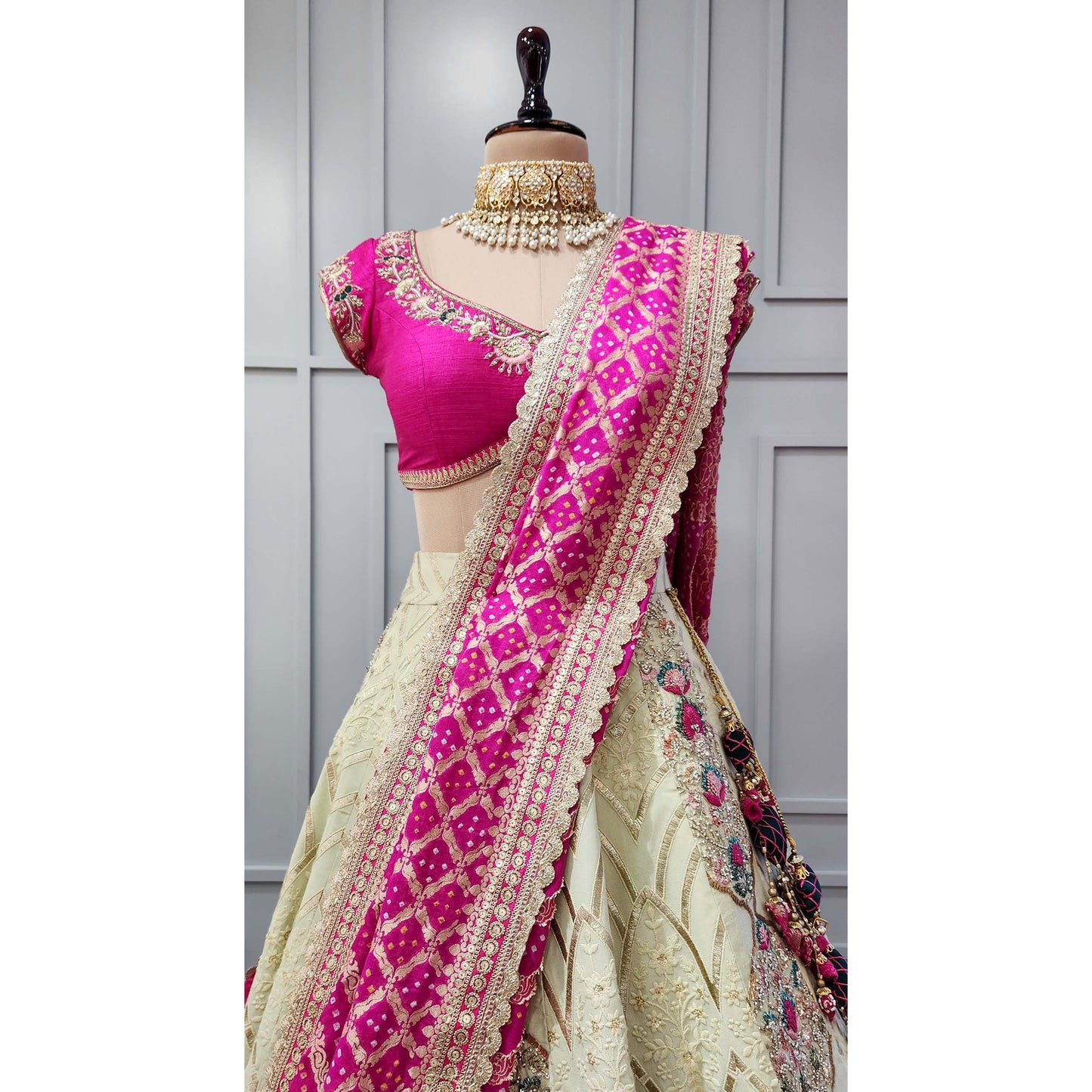 Ghiya Green Gadhchola Dupatta Luckhnawi Lehenga