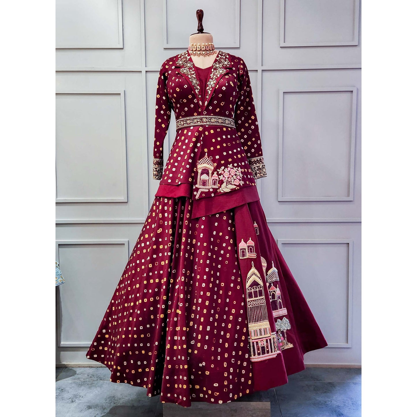 Mehroon Bandhni Castle Lehenga